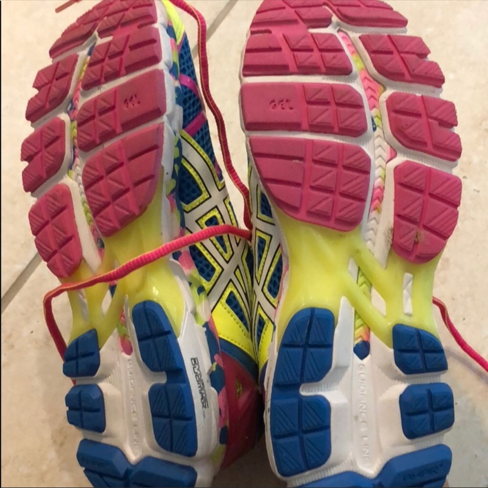 ASICS - Picture 4 of 5